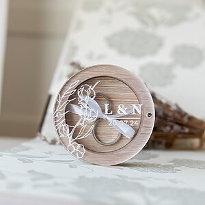Elegant wooden ring box with magnetic glass top, ribbon tie for rings, and customizable design. Ideal for engagement rings, wedding ceremonies, and special occasions.
