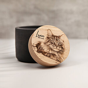 Concrete urn for pets